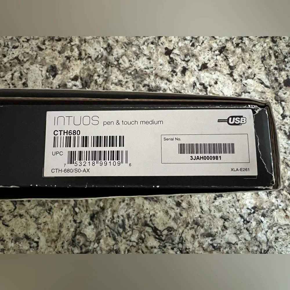 NEW!! Wacom Intuos Creative Pen & Touch Tablet - CTH680 - Picture 7 of 7